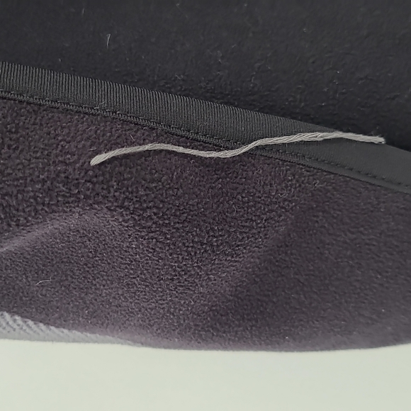 D&CO XS/S light dark Gray black plaid over the shoulder poncho shawl warm cozy - Picture 5 of 5